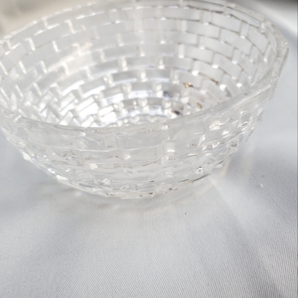 Glass bowl with unique design vintage